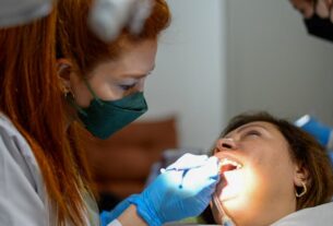 Czy lakowanie zębów trzeba powtarzać?