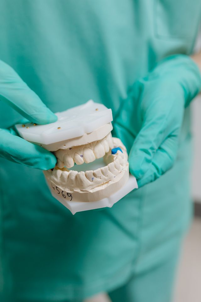 Jakie badania trzeba wykonać przed protezą na implantach?
