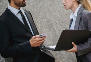 Na jakim etapie odzyskiwania należności warto rozpocząć windykację terenową?